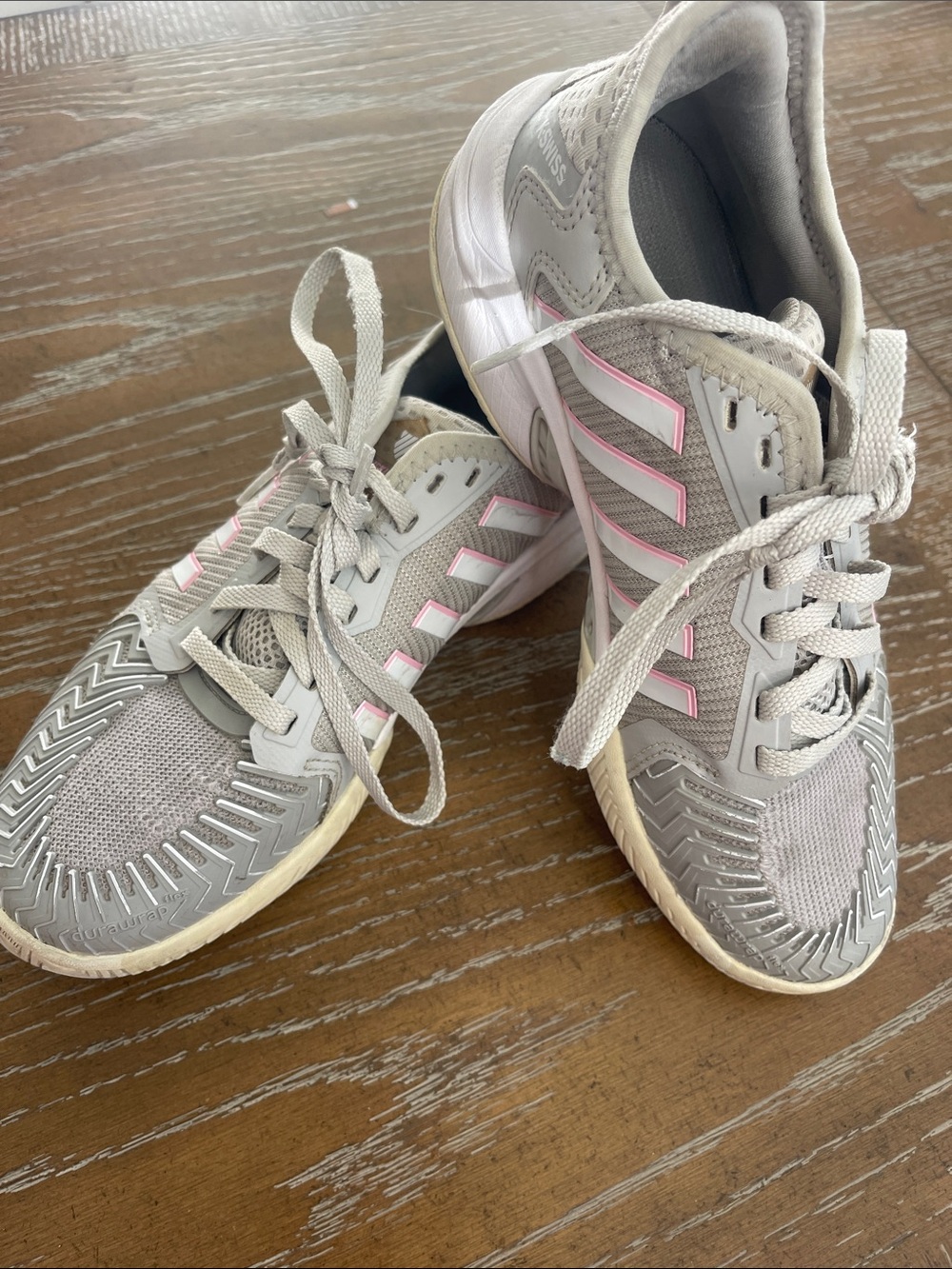 K-Swiss Women's Pickleball Court Shoes~Gray with Pink Accents~Size 6